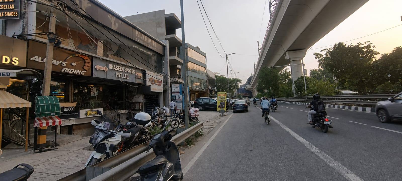 Commercial Shop, MG Road, South Delhi — photo 1